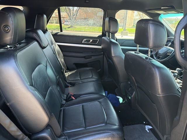 Used 2017 Ford Explorer XLT w/ Equipment Group 202A image 11