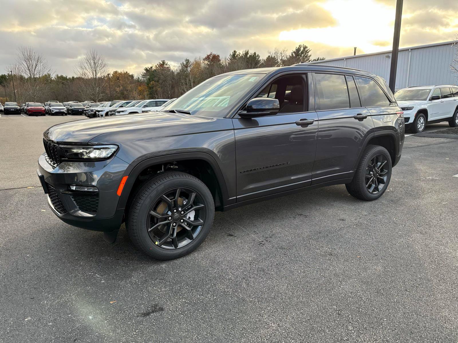 New 2025 Jeep Grand Cherokee Limited image 4