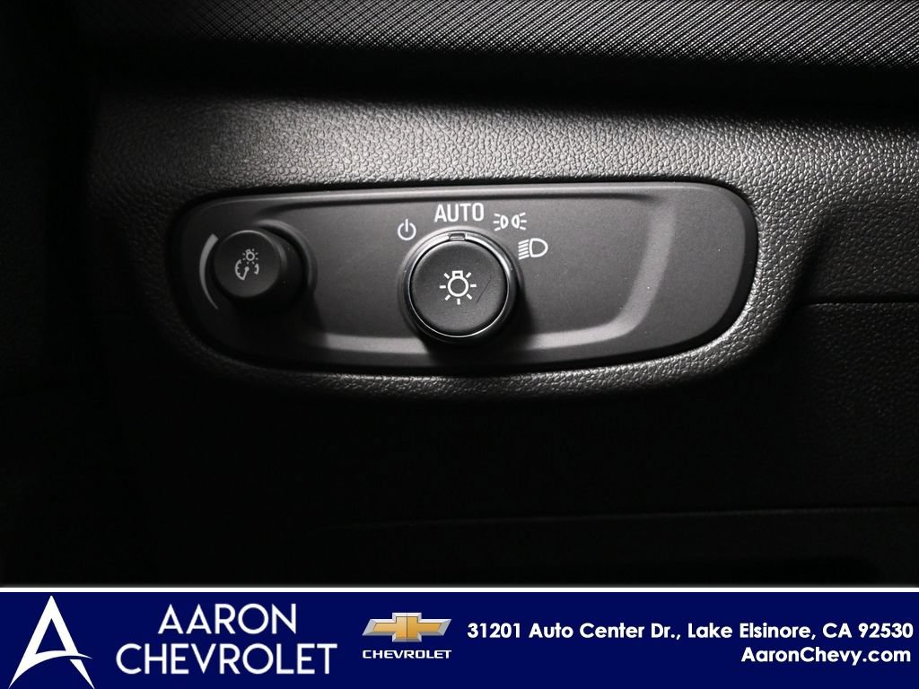 New 2025 Chevrolet TrailBlazer LT w/ Convenience Package FWD image 19