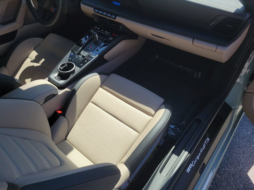 Certified 2025 Porsche 911 Targa 4 GTS AWD/4WD image 18