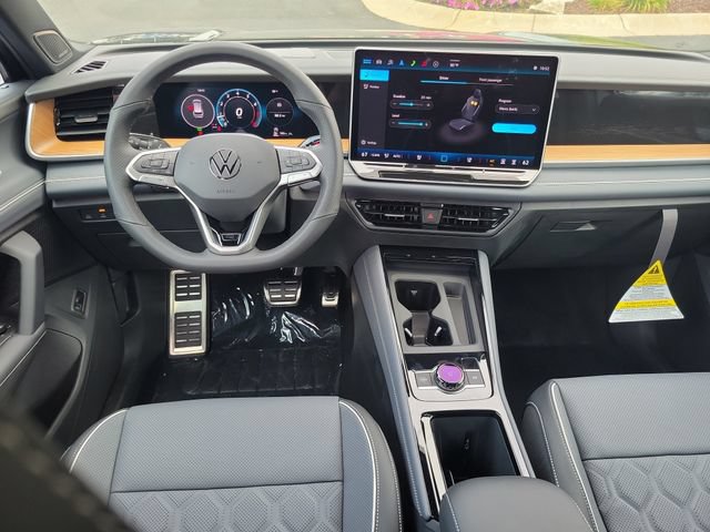 New 2026 Volkswagen Tiguan SEL R-Line AWD/4WD image 12