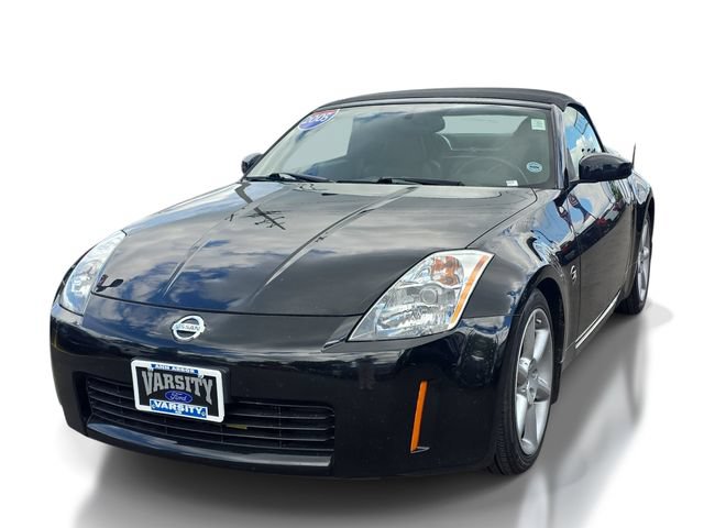Used 2005 Nissan 350Z Touring RWD image 2