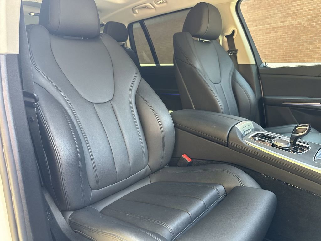 Used 2022 BMW X7 xDrive40i w/ Cold Weather Package image 31