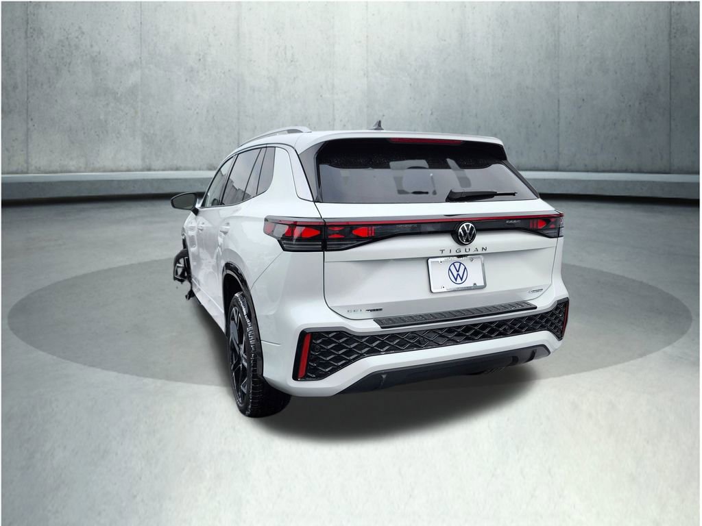 New 2026 Volkswagen Tiguan SEL R-Line image 4