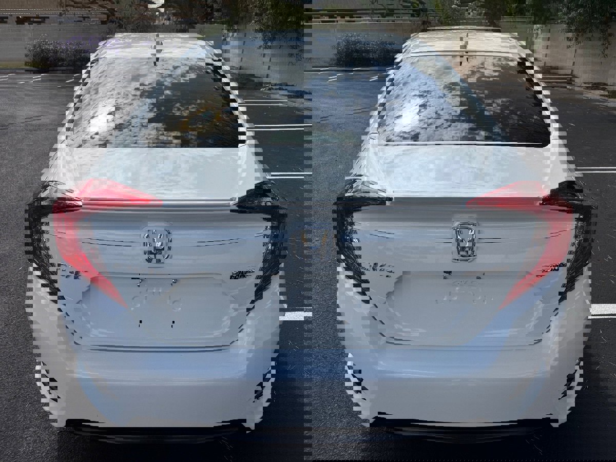 Used 2018 Honda Civic Touring image 8