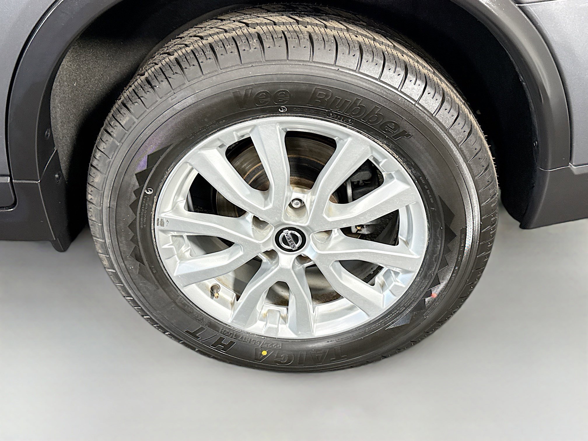 Used 2019 Nissan Rogue SV image 37