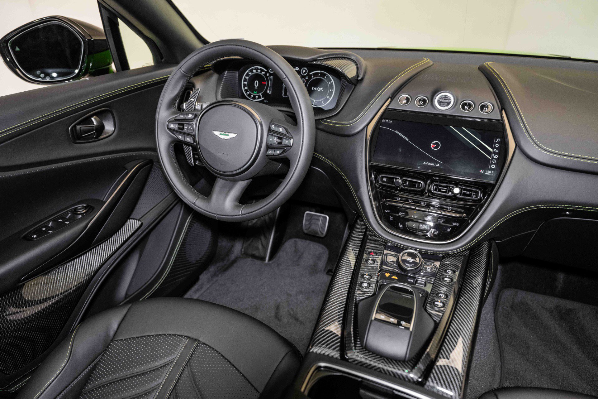 Used 2024 Aston Martin DBX 707 image 23