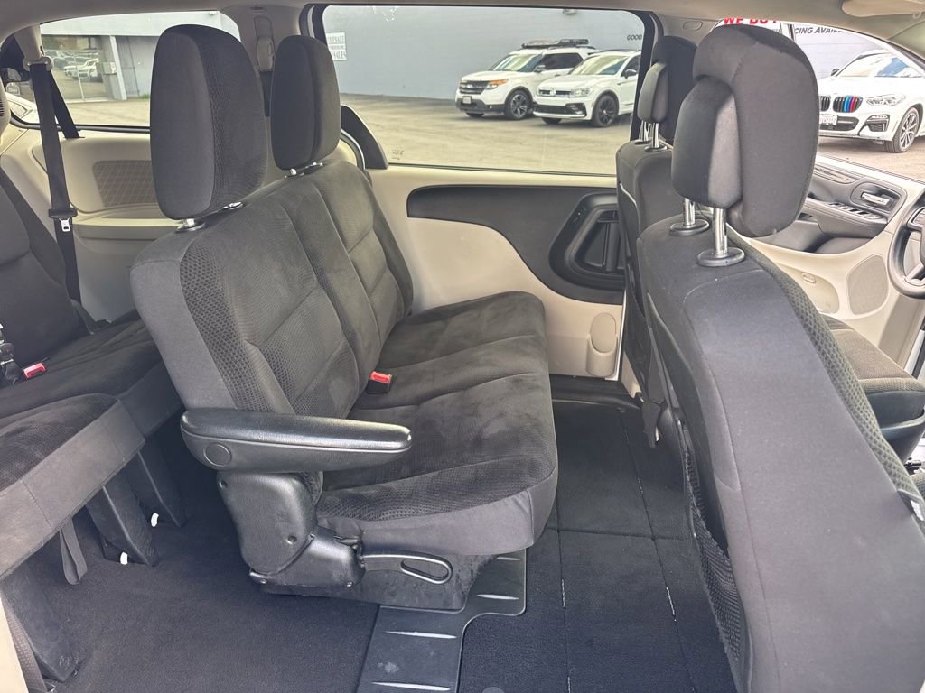 Used 2019 Dodge Grand Caravan SE w/ UConnect Hands-Free Group image 9