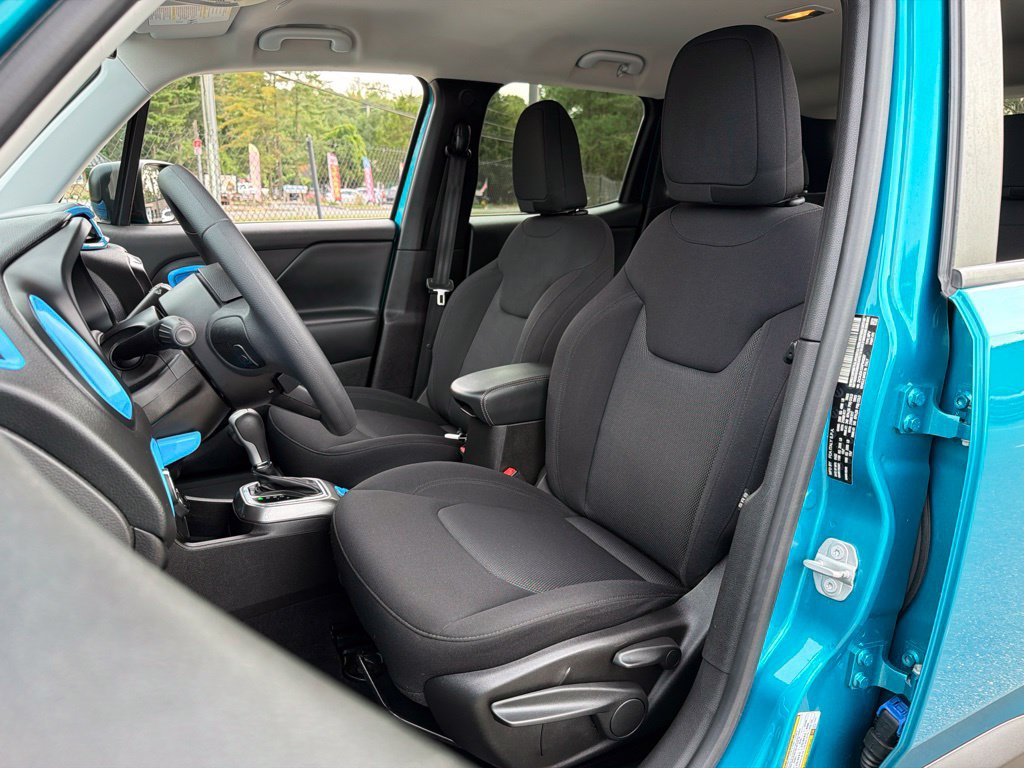 Used 2022 Jeep Renegade Sport w/ Sport Appearance Group AWD/4WD image 18