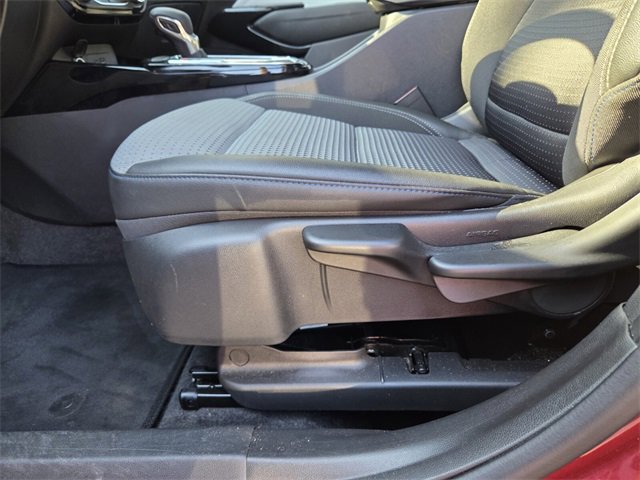 Used 2025 Chevrolet Trax LT image 29