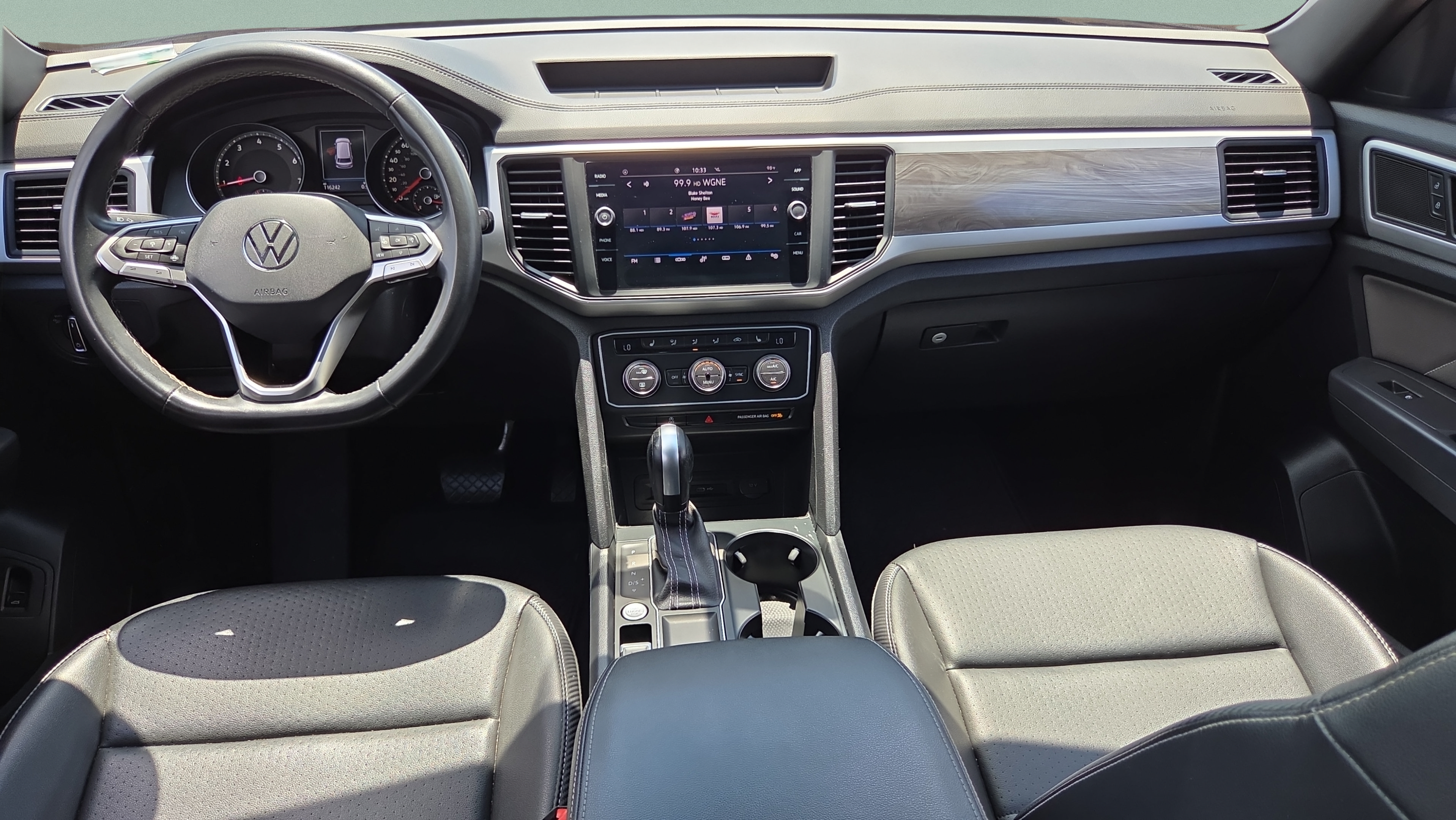 Used 2021 Volkswagen Atlas Cross Sport SE w/ Panoramic Sunroof Package FWD image 13