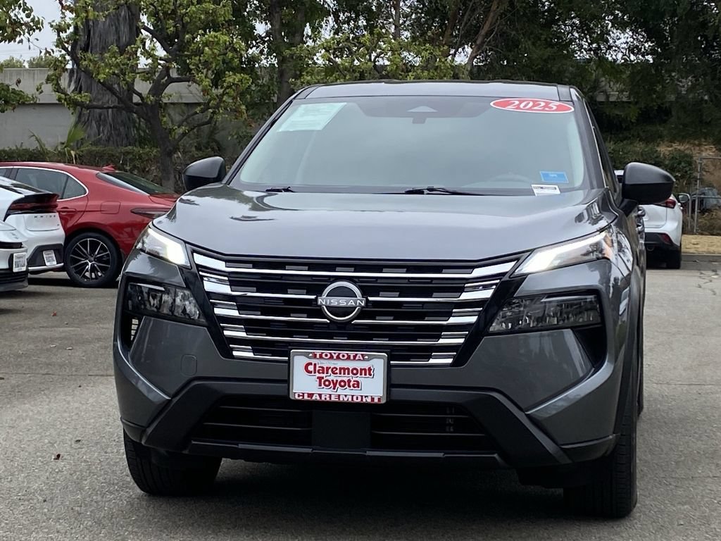 Used 2025 Nissan Rogue S FWD image 45