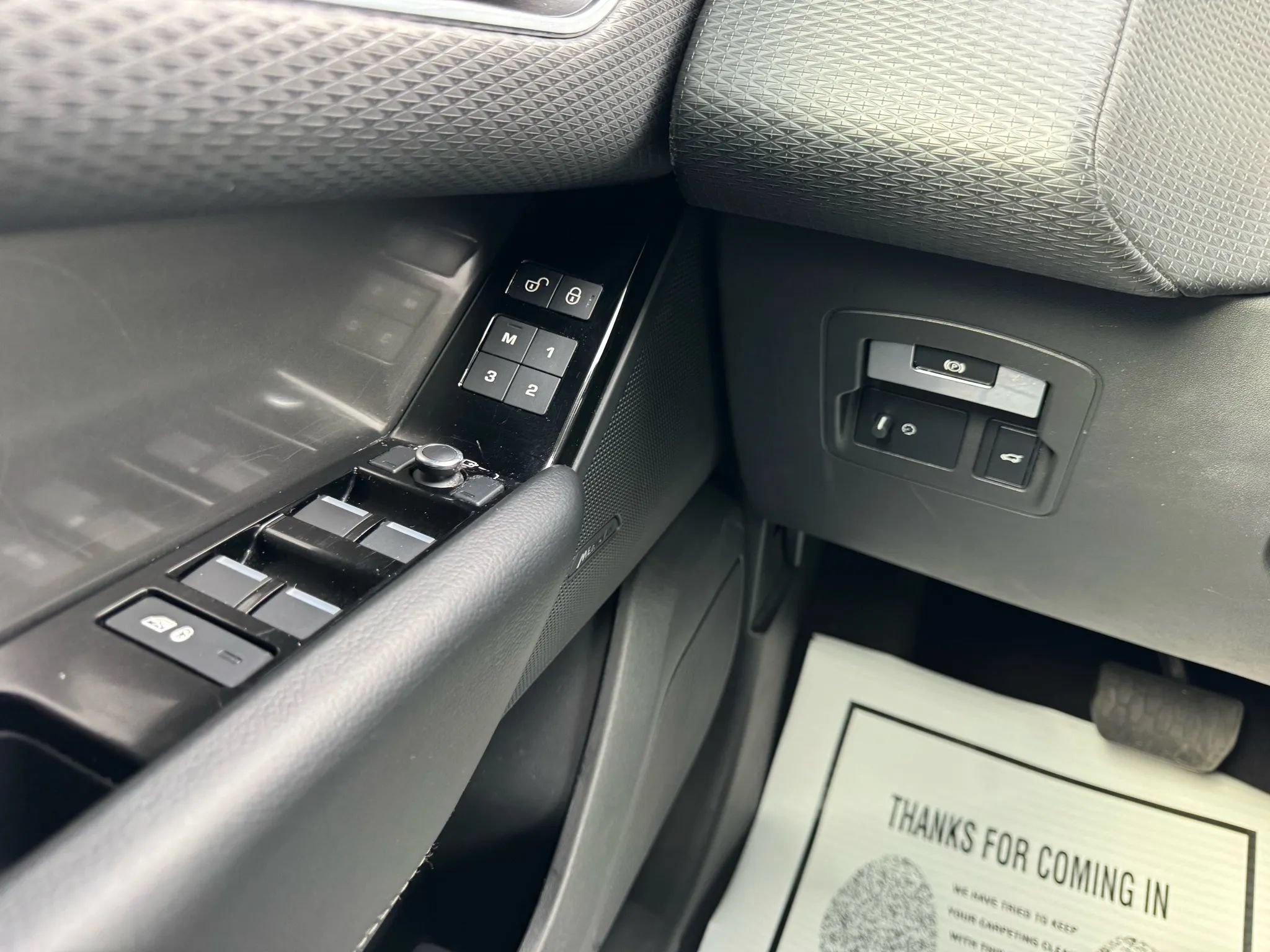 Used 2020 Land Rover Range Rover Velar S AWD/4WD image 28