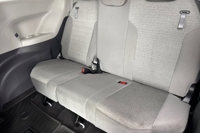 Certified 2022 Toyota Sienna LE FWD image 19