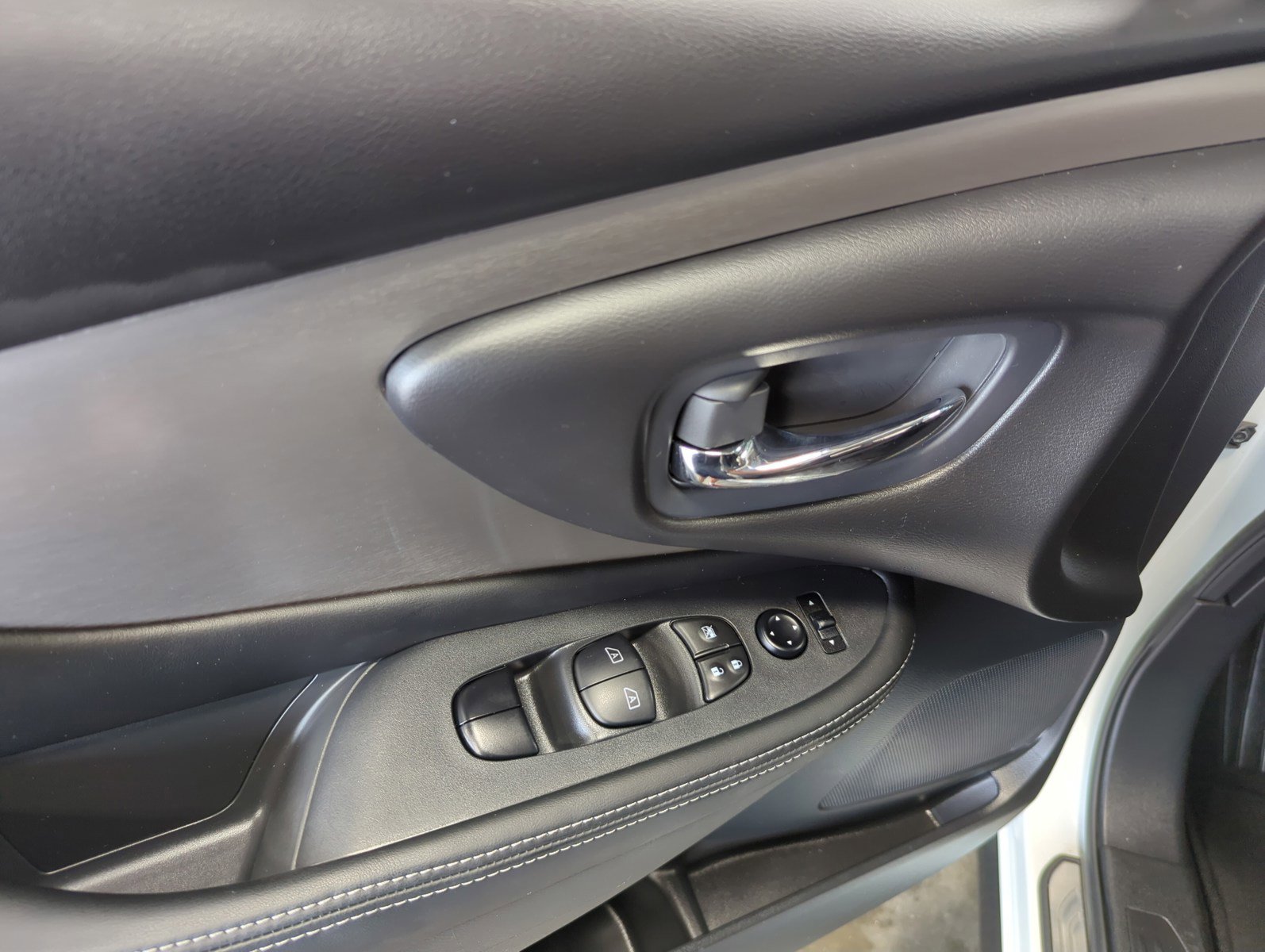 Used 2024 Nissan Murano SV image 19