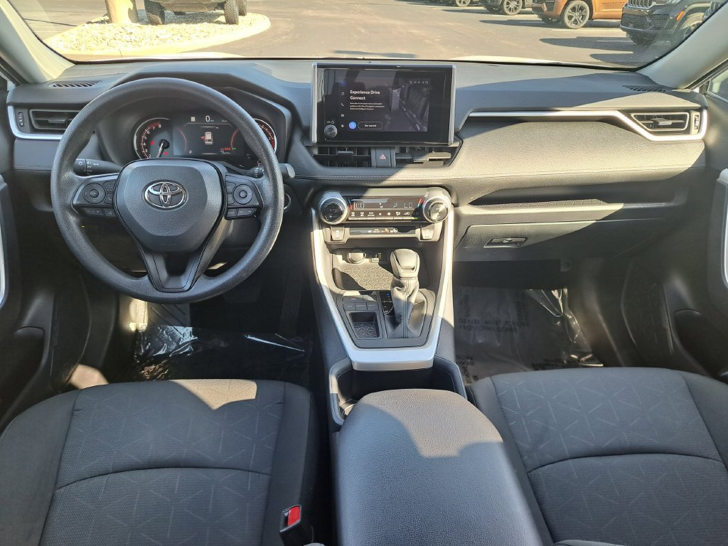 Used 2025 Toyota RAV4 XLE FWD image 11