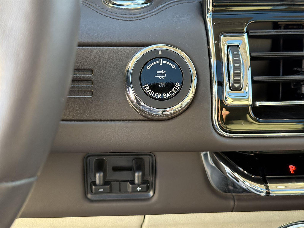 Used 2023 Lincoln Navigator L Black Label AWD/4WD image 38
