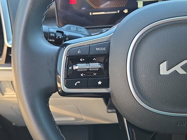 Used 2025 Kia Sorento EX w/ Panoramic Sunroof Package FWD image 26