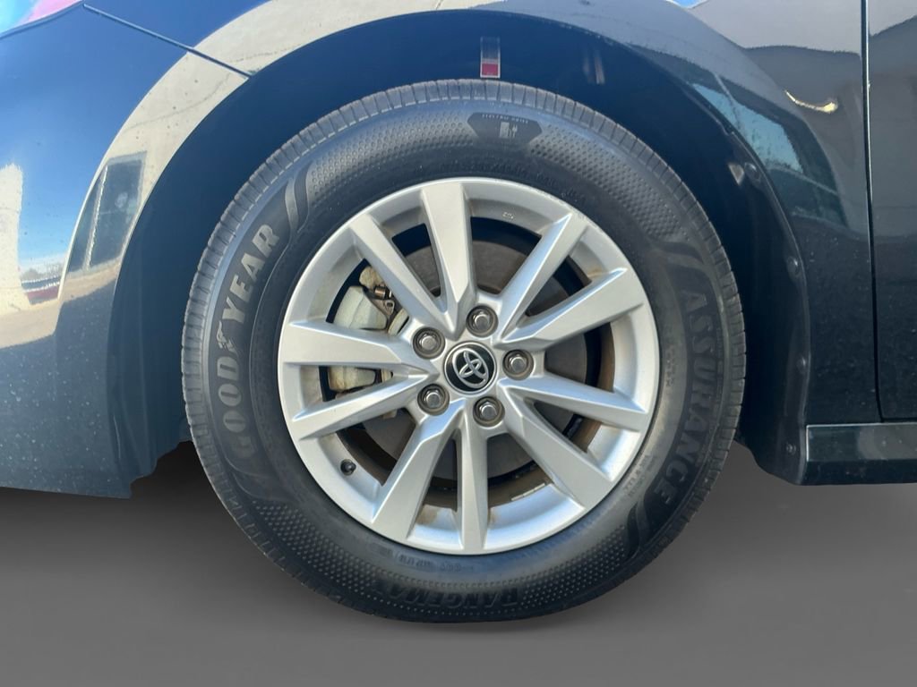 Used 2025 Toyota Camry LE image 14