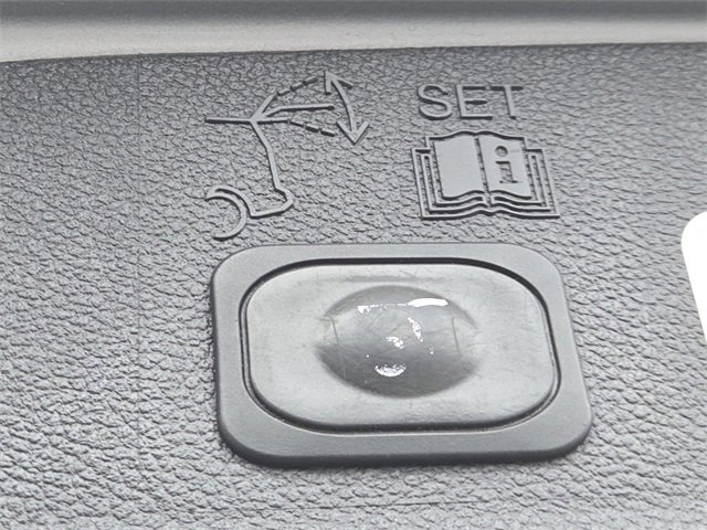 Certified 2017 Ford Escape Titanium w/ Equipment Group 301A image 5