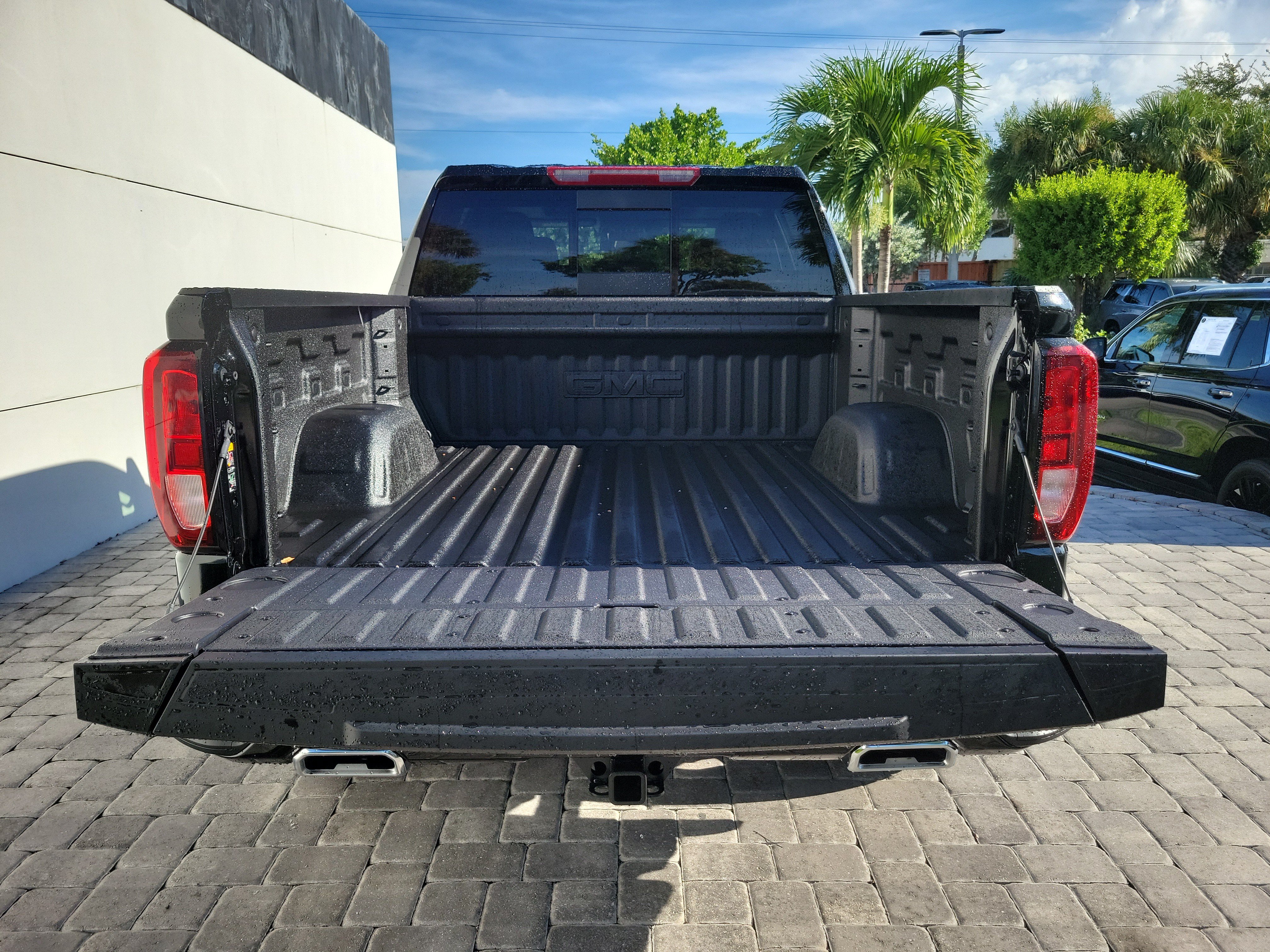New 2026 GMC Sierra 1500 Elevation w/ Elevation Premium Package AWD/4WD image 10