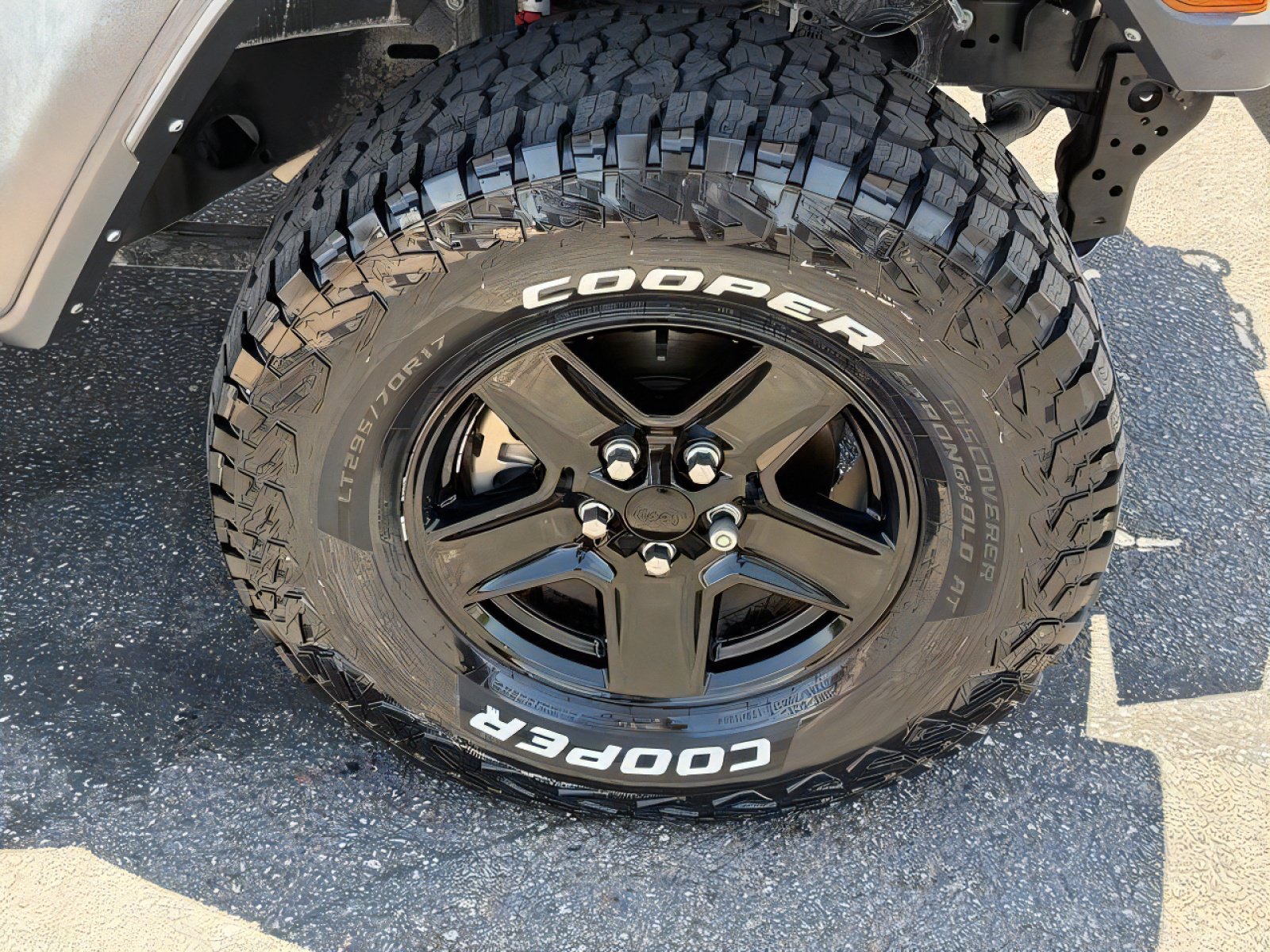 Used 2021 Jeep Gladiator Sport AWD/4WD image 9