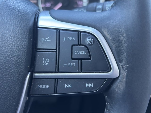Used 2023 Toyota Highlander XLE image 26