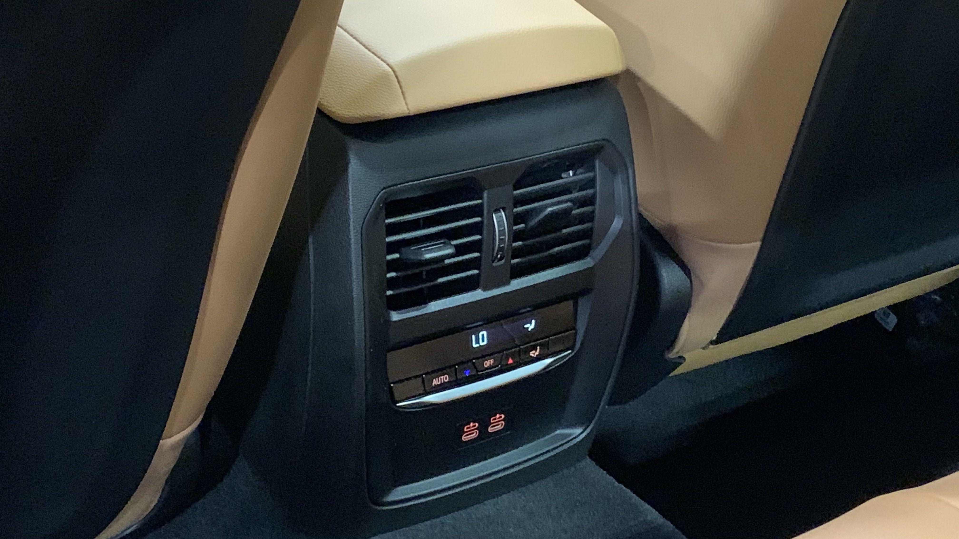 Certified 2025 BMW 330i Sedan w/ Convenience Package RWD image 30
