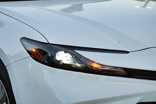 Used 2026 Toyota Camry Hybrid FWD image 12