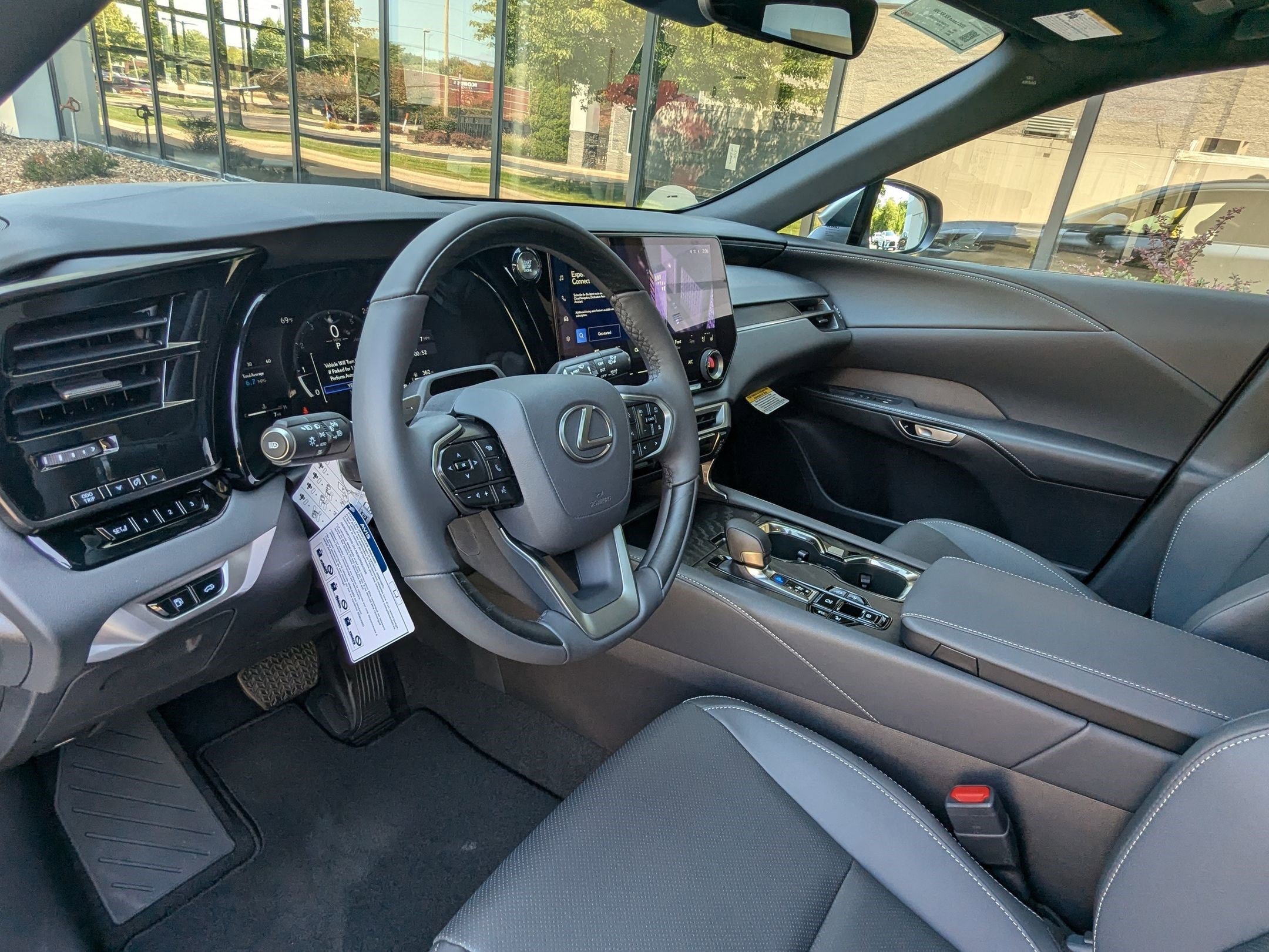 New 2025 Lexus RX 350 AWD image 4
