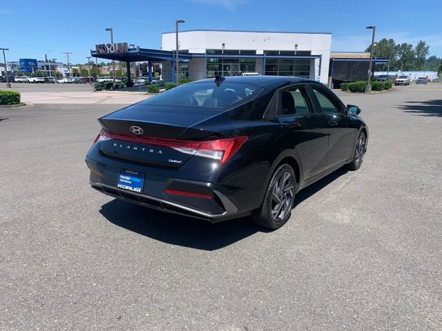 Certified 2025 Hyundai Elantra Limited FWD image 6