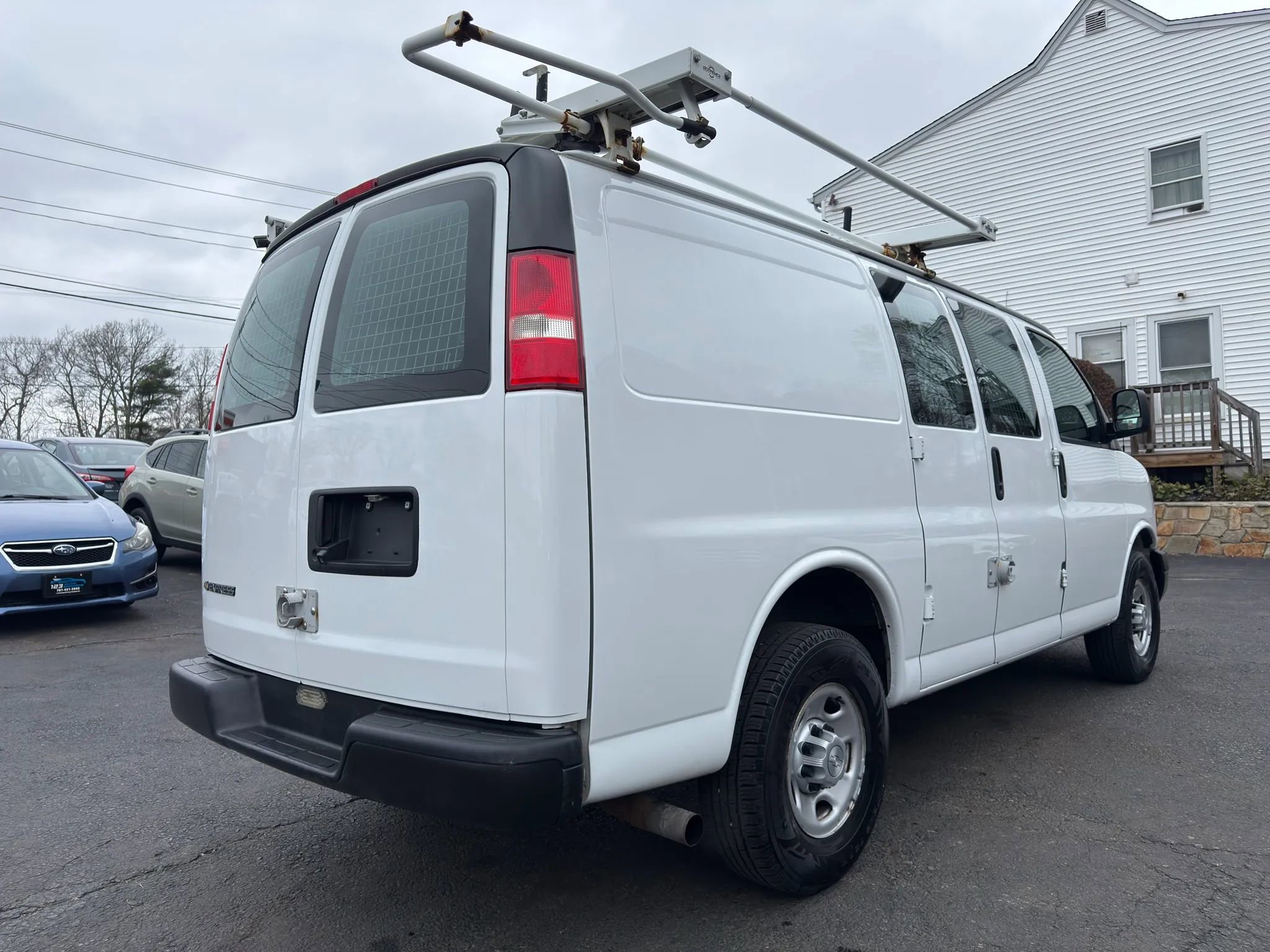 Used 2019 Chevrolet Express 2500 w/ Driver Convenience Package RWD image 7
