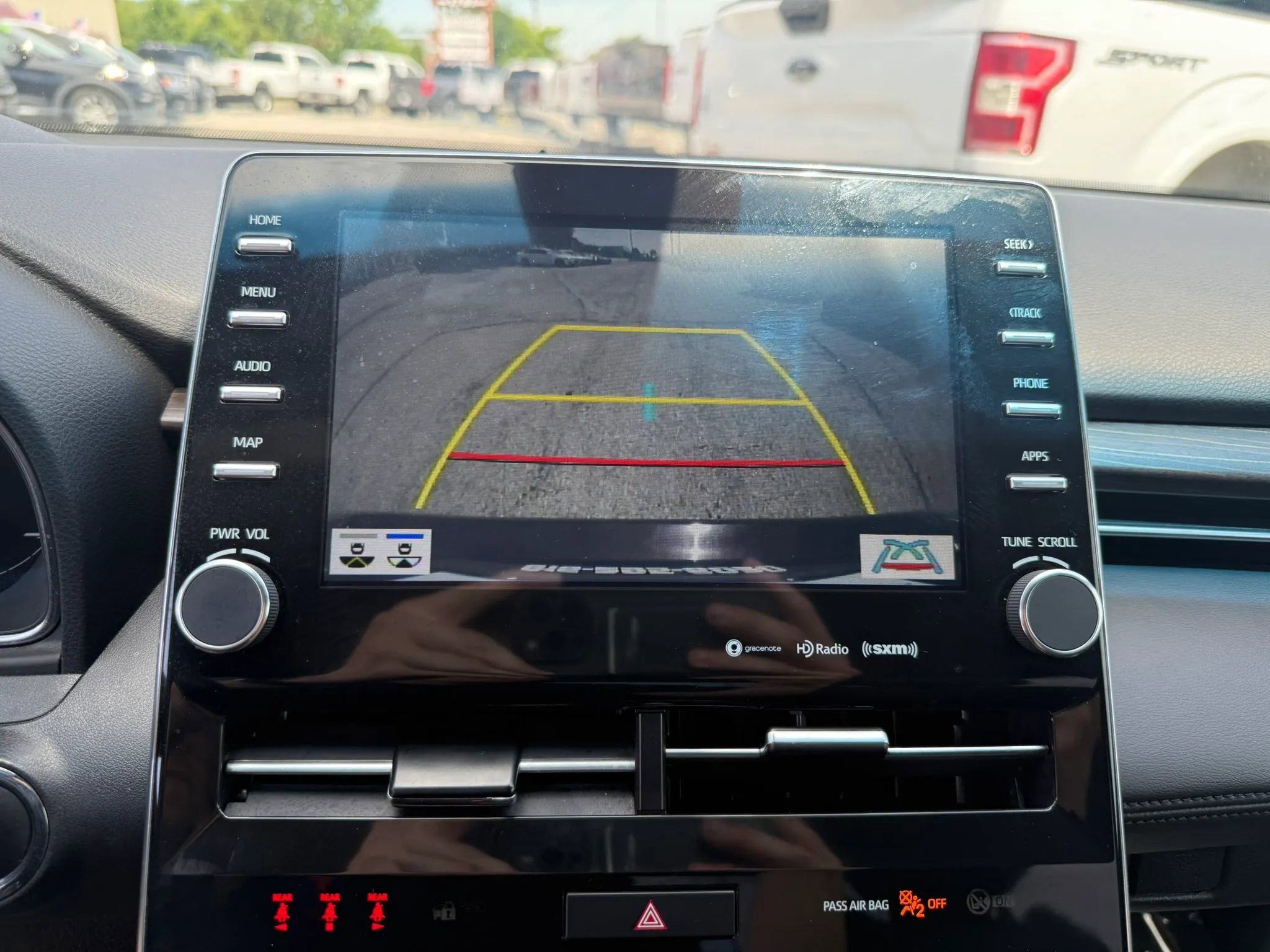 Used 2022 Toyota Avalon XLE FWD image 19