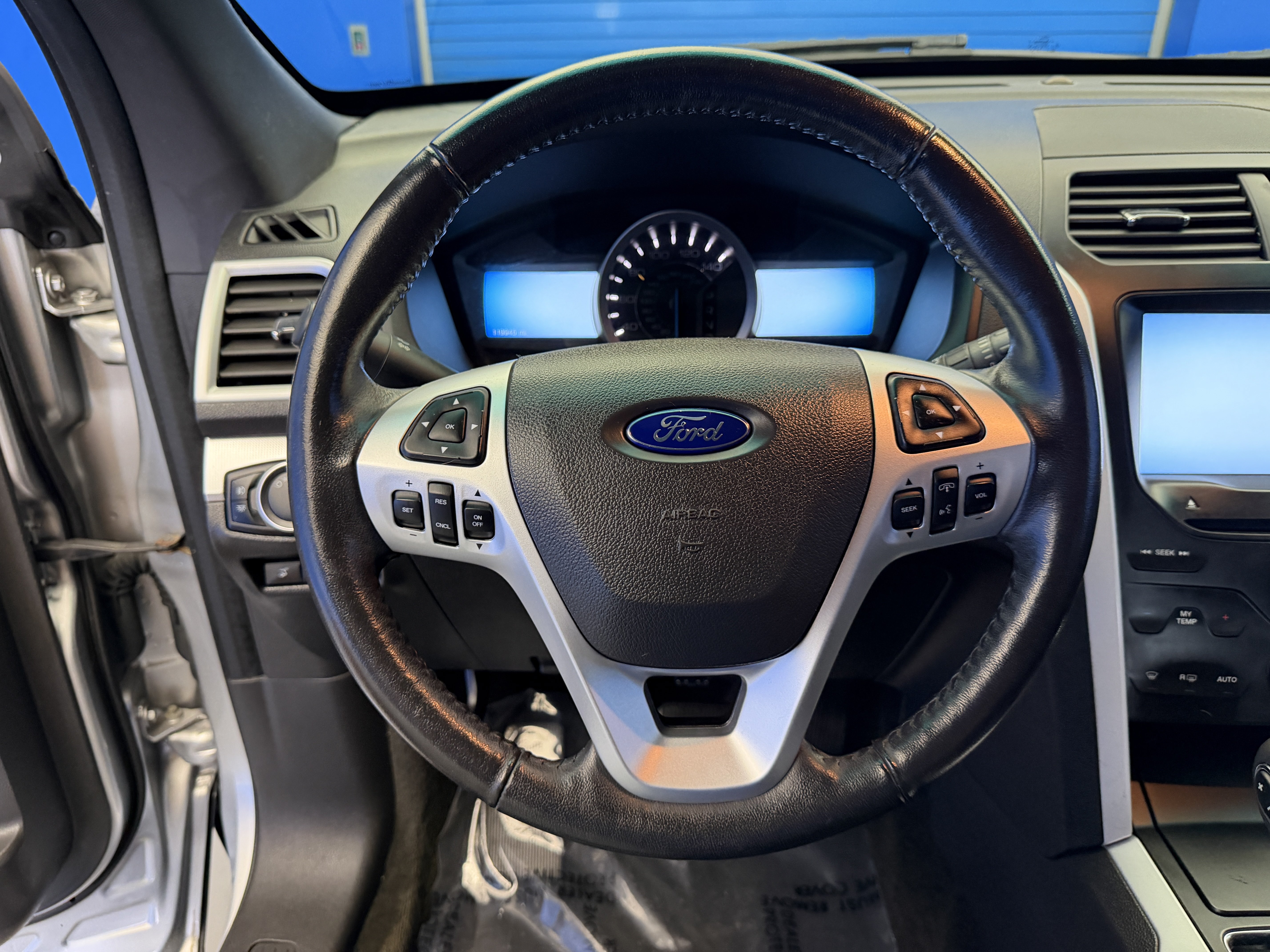 Used 2014 Ford Explorer XLT w/ Equipment Group 202A FWD image 15