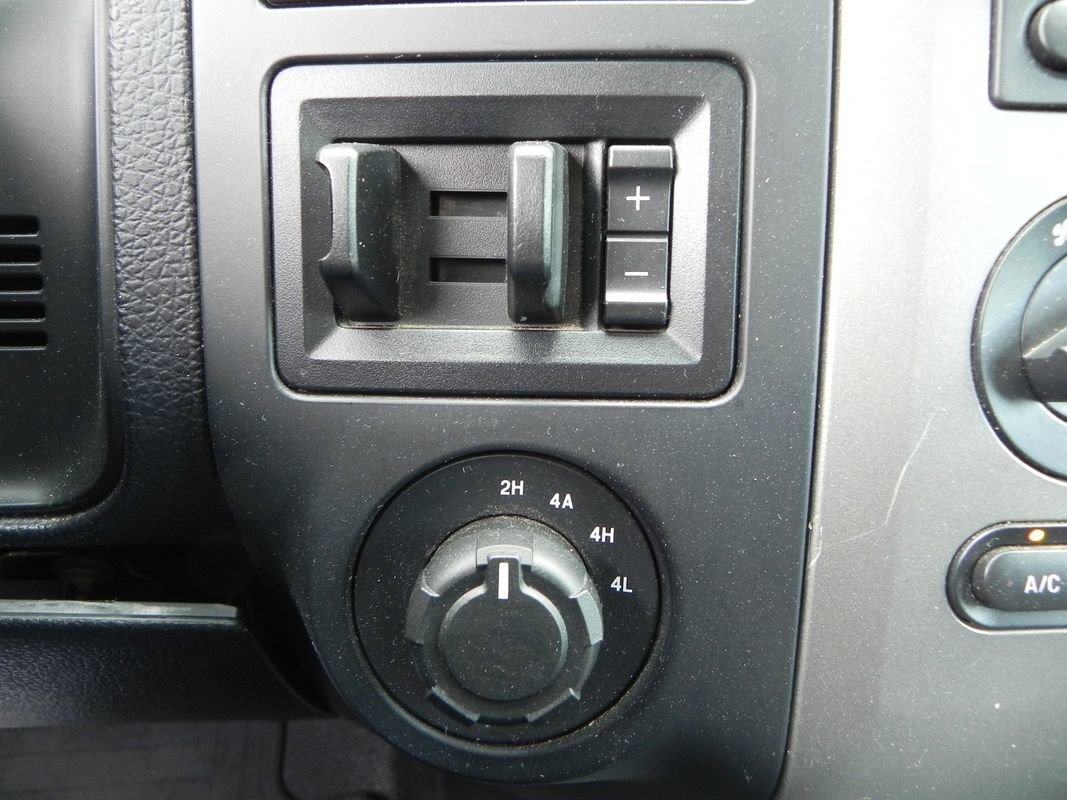 Used 2017 Ford Expedition XL image 11