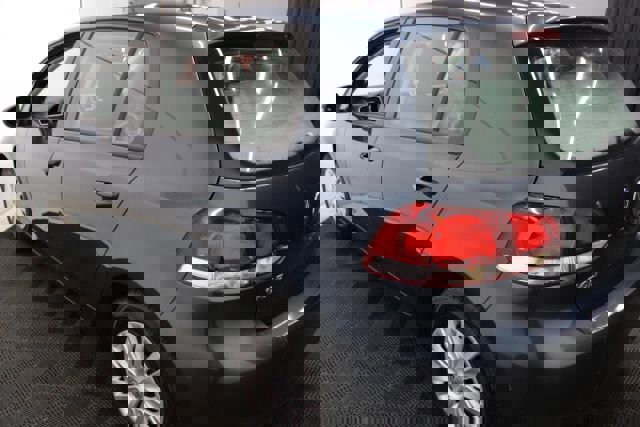 Used 2014 Volkswagen Golf 2.5L image 6