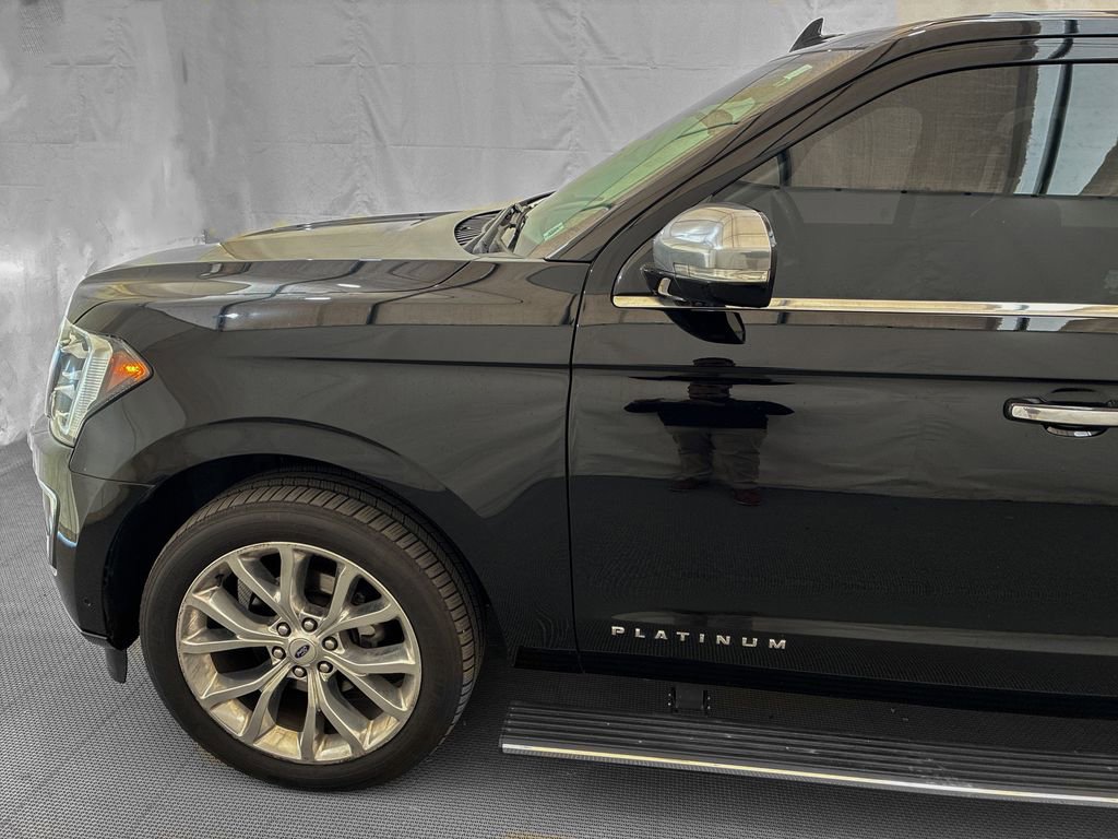 Used 2018 Ford Expedition Max Platinum AWD/4WD image 3