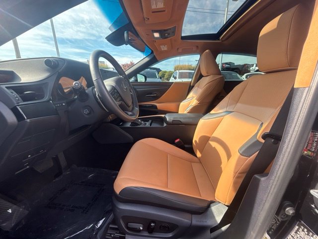Used 2024 Lexus ES 300h w/ Premium Package FWD image 11