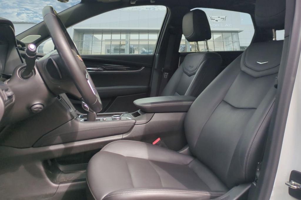 Used 2020 Cadillac XT5 Premium Luxury image 14