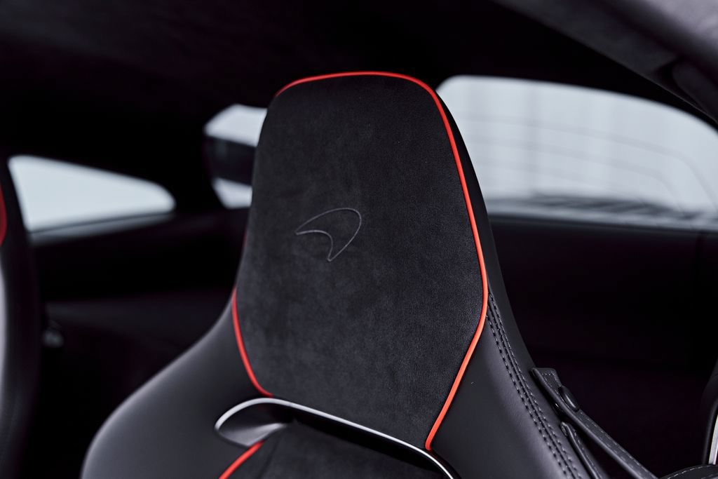 Used 2023 McLaren Artura RWD image 58