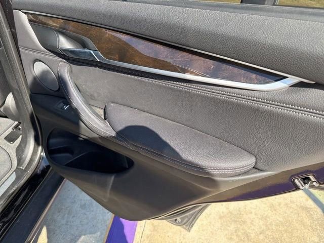 Used 2018 BMW X5 xDrive50i w/ M Sport Package image 32