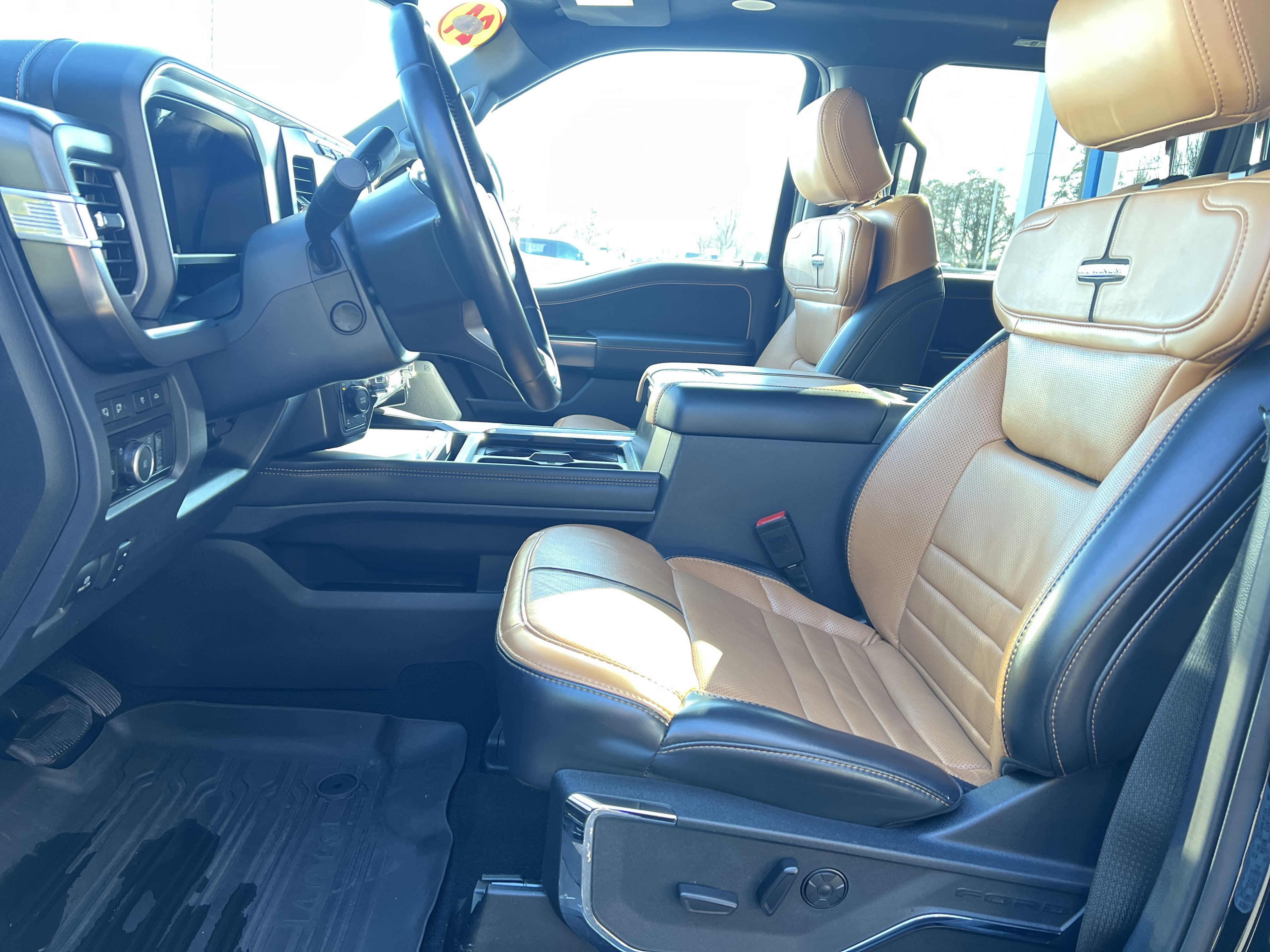 Used 2024 Ford F350 Platinum image 16