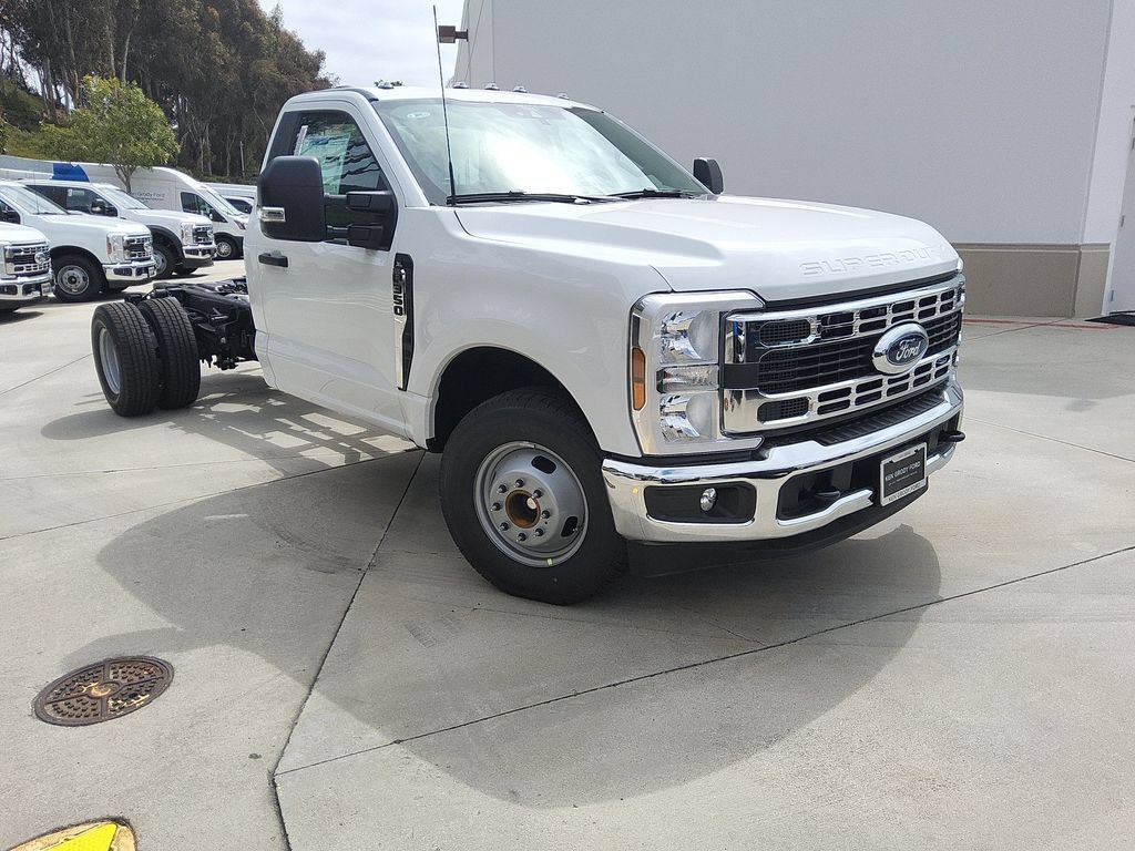 New 2026 Ford F350 XL w/ XL Chrome Package RWD image 4