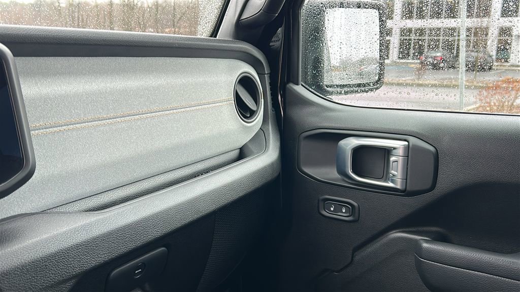 Used 2024 Jeep Wrangler Sport S image 20