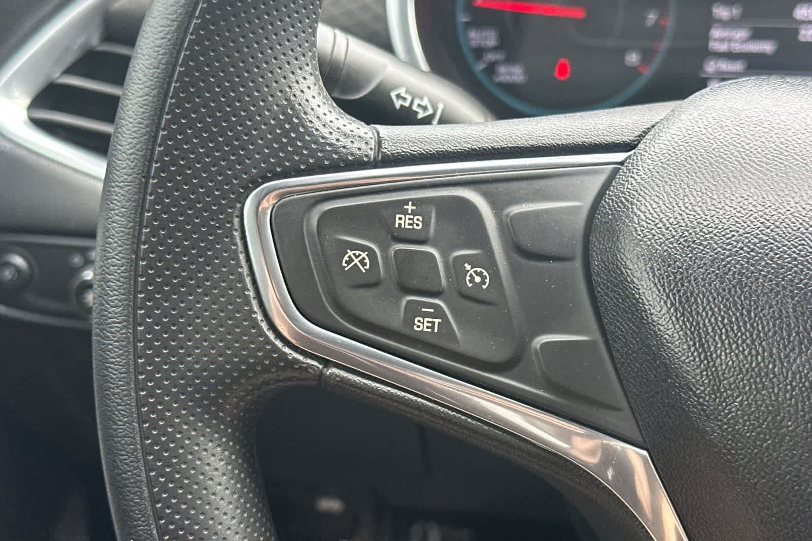 Used 2020 Chevrolet Malibu LT FWD image 25