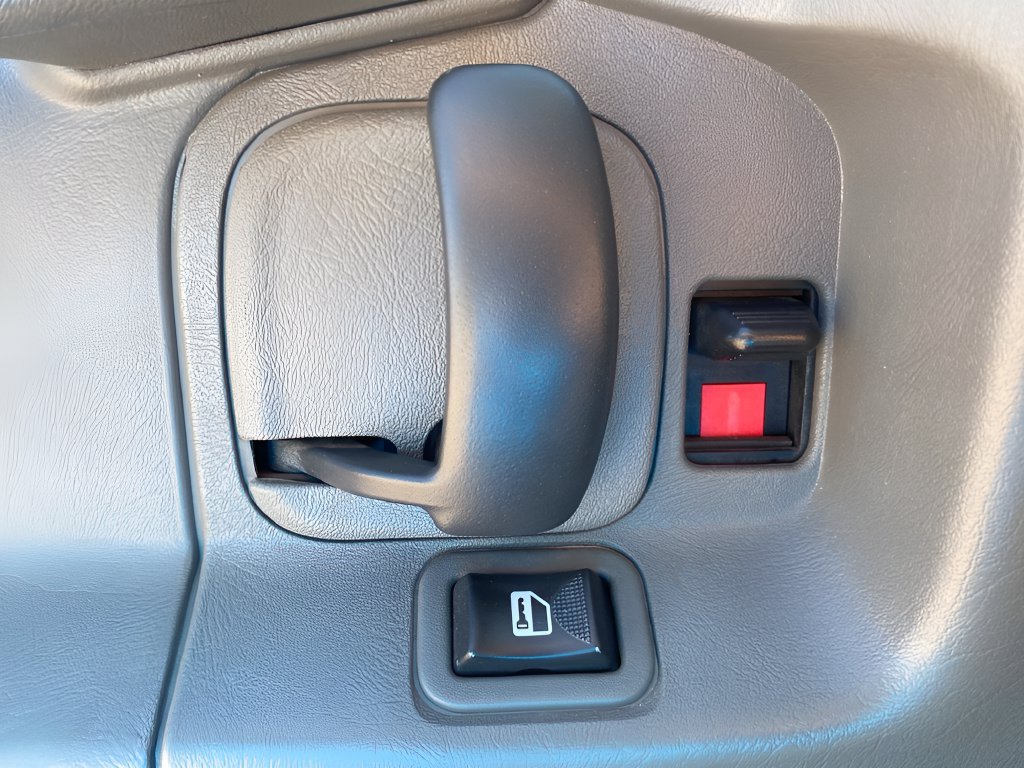 Used 2014 Chevrolet Express 3500 RWD image 10