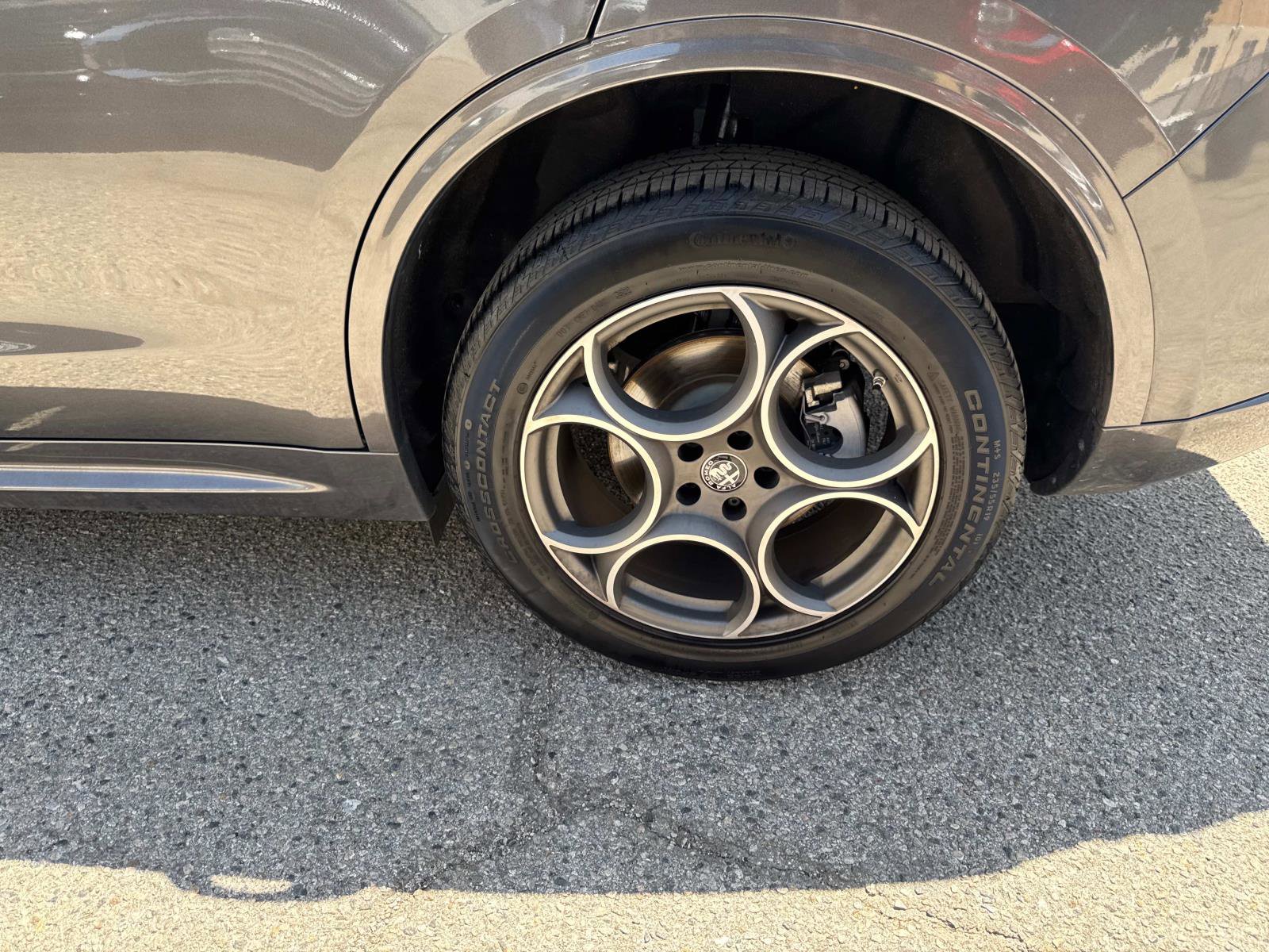 Used 2024 Alfa Romeo Stelvio Ti image 8