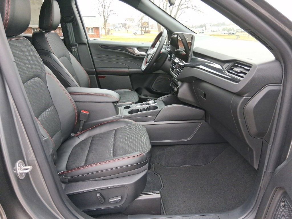 New 2026 Ford Escape ST-Line Select w/ Tech Pack #2 AWD/4WD image 23