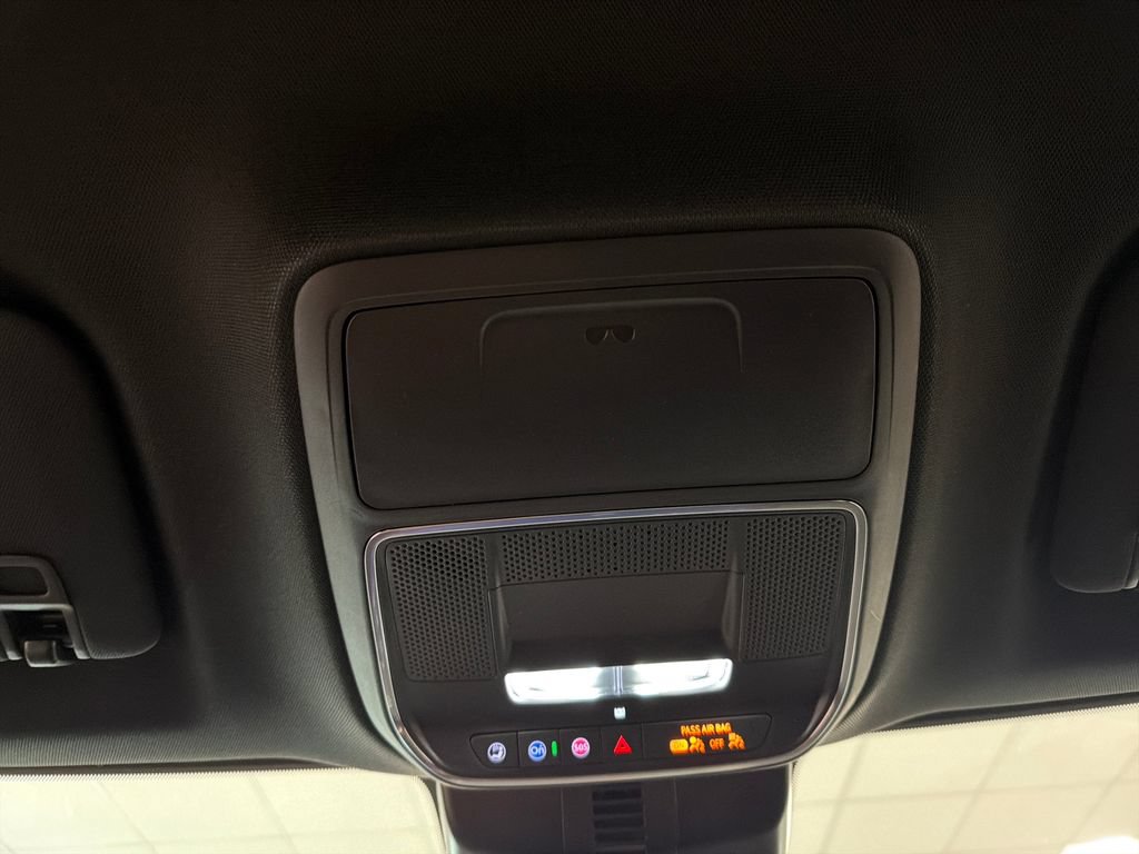 New 2026 Chevrolet Traverse RS w/ LPO, Floor Liner Package FWD image 17