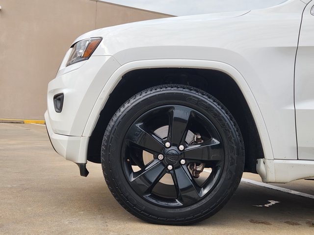 Used 2015 Jeep Grand Cherokee Altitude RWD image 8